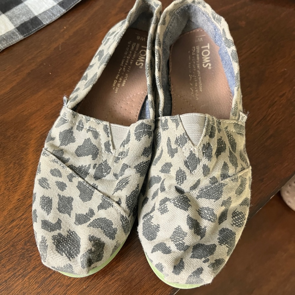 TOMS slip ons